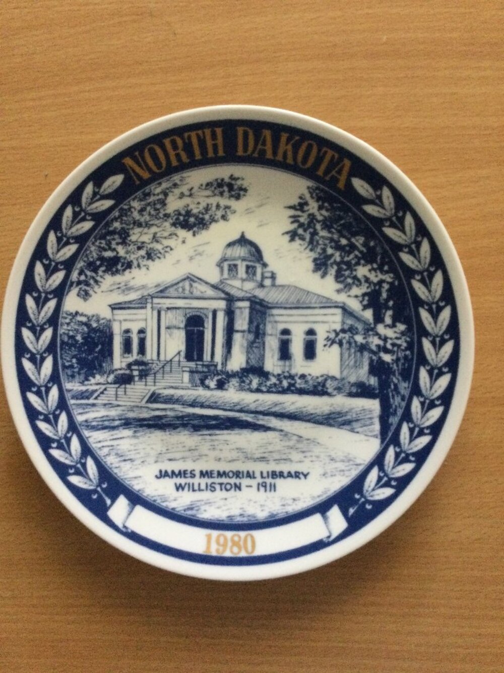 1980 Royal Blue Chateau North Dakota James memorial library Williston 7.5" plate